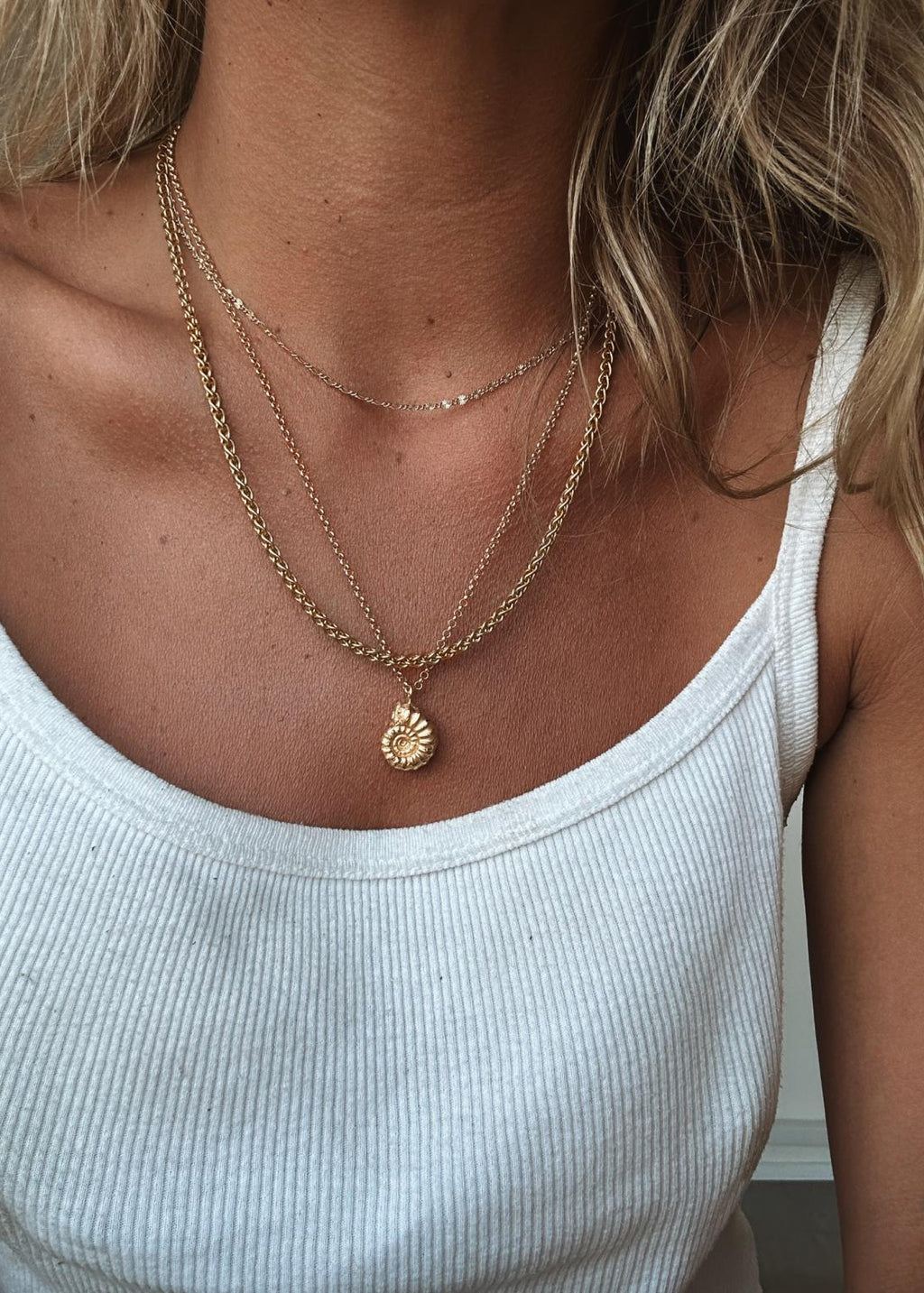 ARIEL PENDANT | GOLD image 6