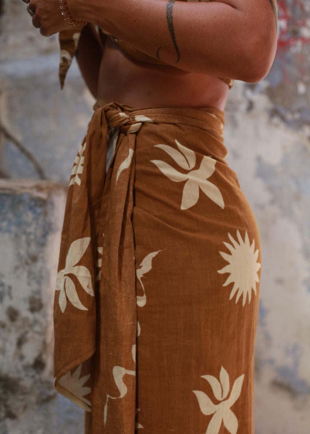 OLI PAREO | RUST image 2