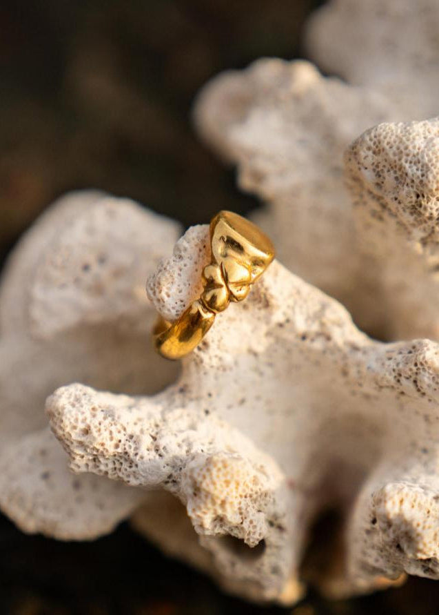 ANTIQUE SIGNET | GOLD image 4