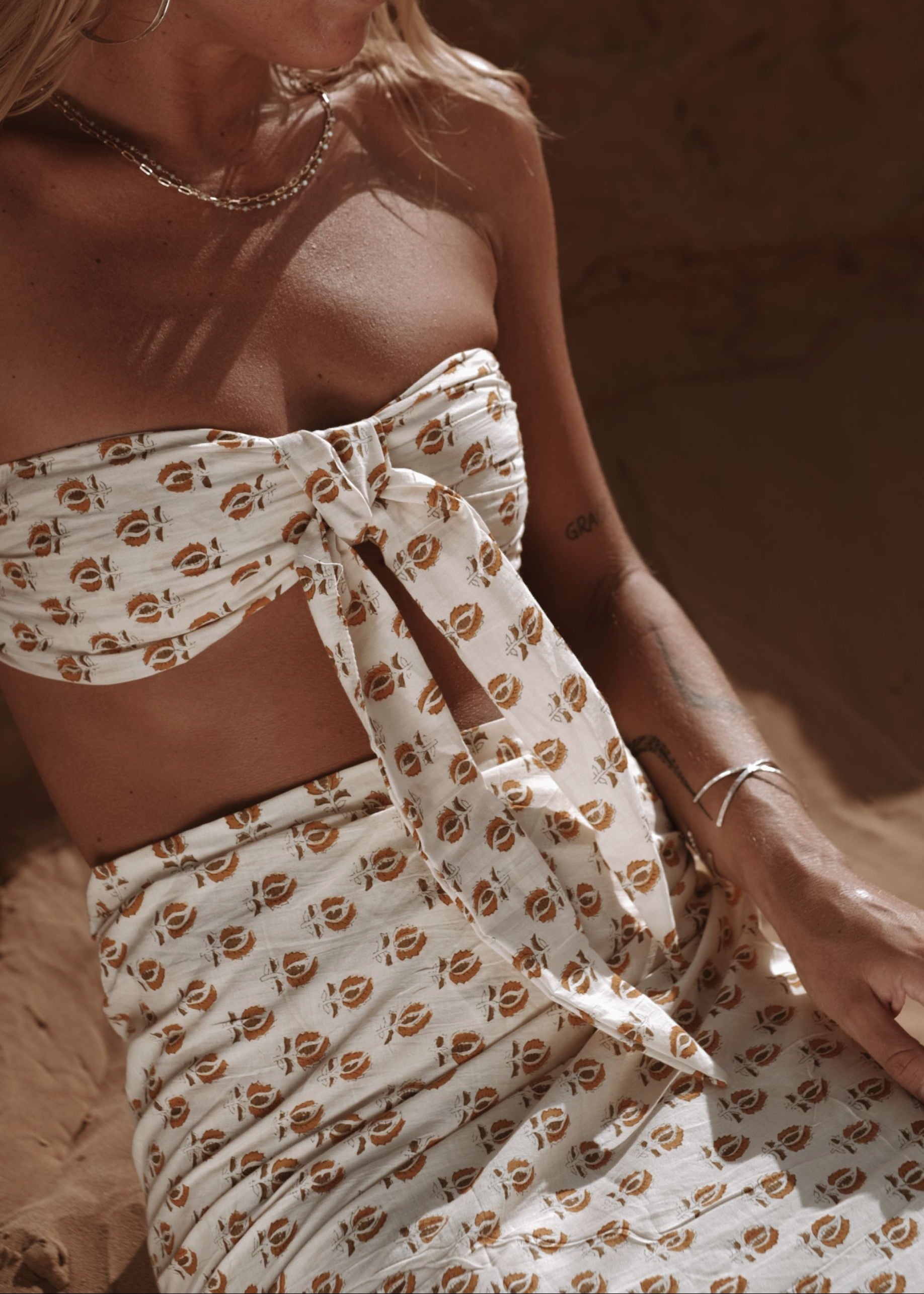 GRACE BANDEAU TOP | WHITE FLOWERS image 0