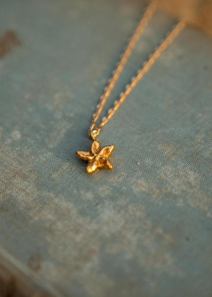 HAWAIIAN FLOWER PENDANT | GOLD image 4