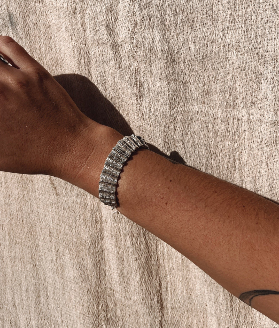 VENUS CUFF image 5