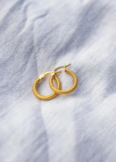 HAWAIIAN FLOWER HOOPS | GOLD image 4
