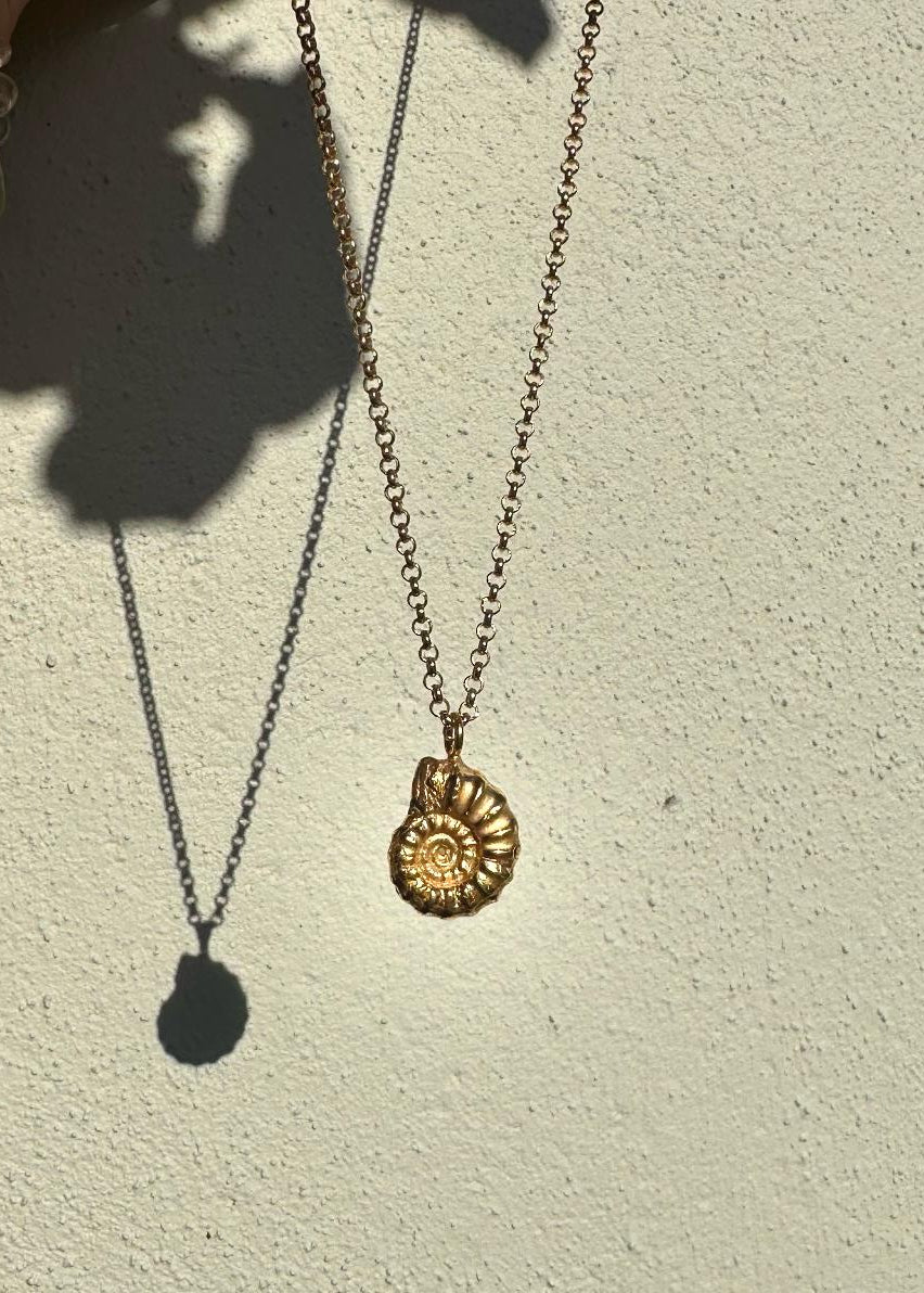ARIEL PENDANT | GOLD image 4