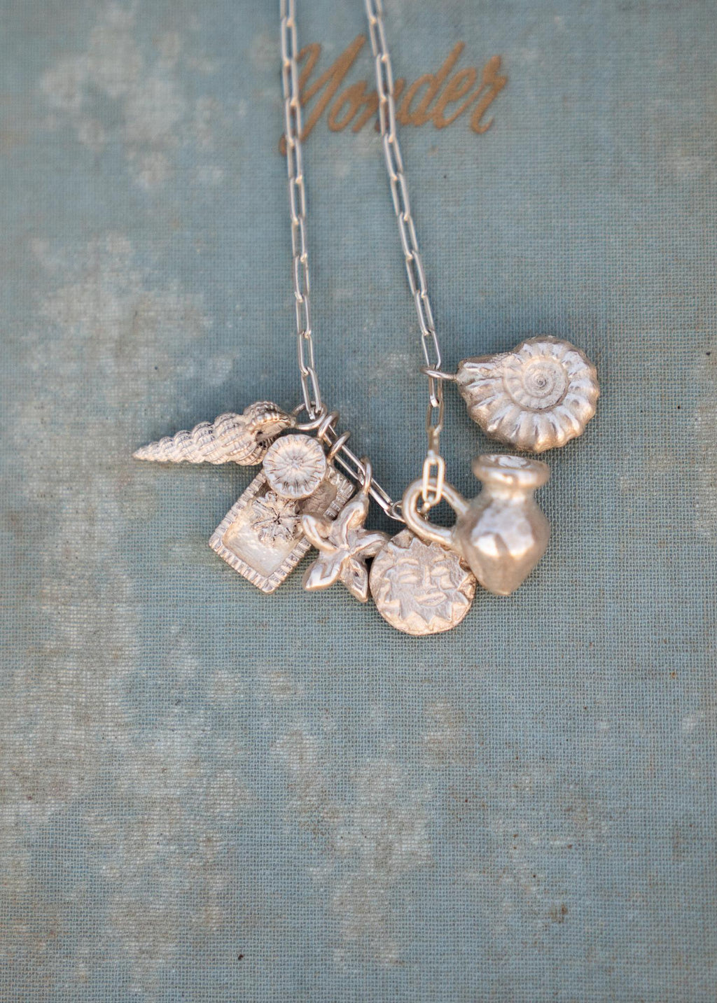 HAWAIIAN FLOWER PENDANT | SILVER image 5