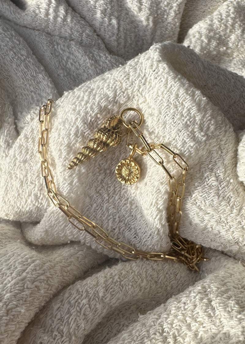SPIRAL SHELL PENDANT | GOLD image 7